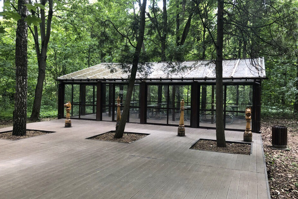 Парк фили беседки. Арт студия филька парк фили. Клуб филевский парк. Шахматный павильон филевский парк. Клуб филевский парк.