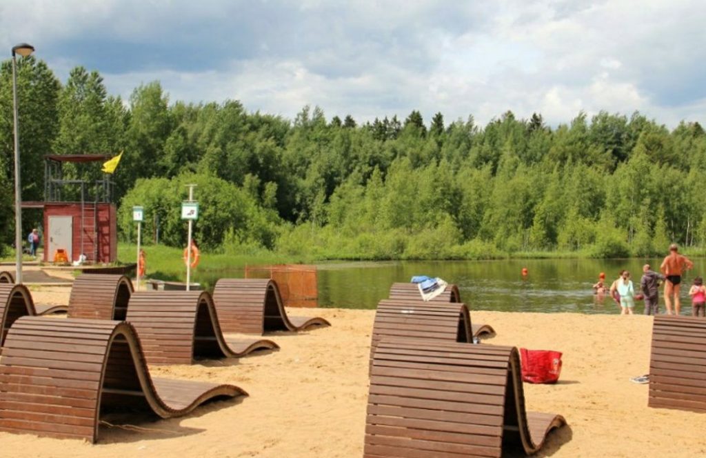 Черное озеро