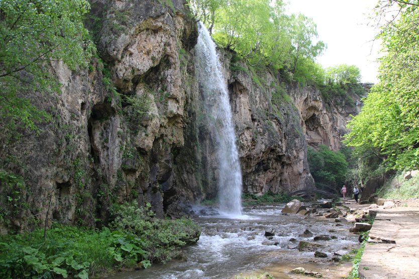 Что посмотреть в Минводах, водопады Кавказа, Медовые водопады