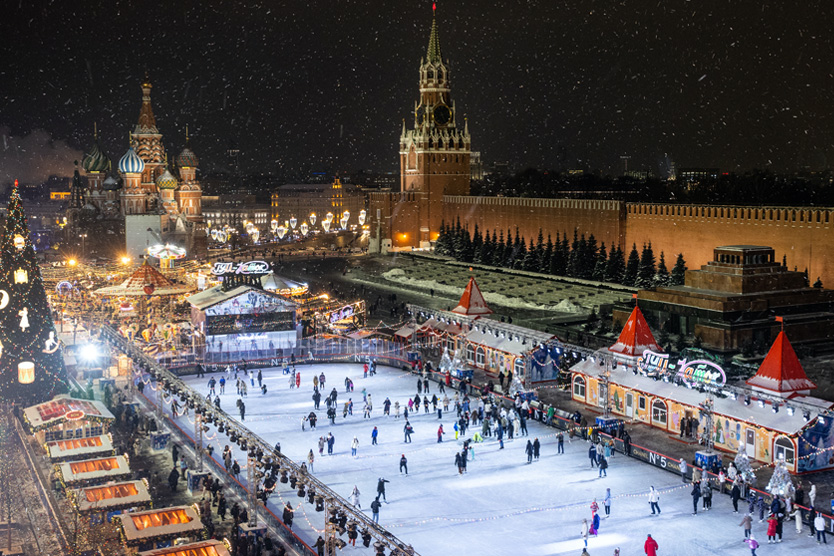 лучшие открытые катки Москвы: Гум-каток на красной площади в советском стиле с живописными видами 