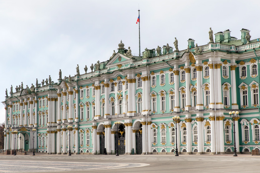 Куда поехать на ноябрьские праздники из Москвы: Санкт-Петербург 