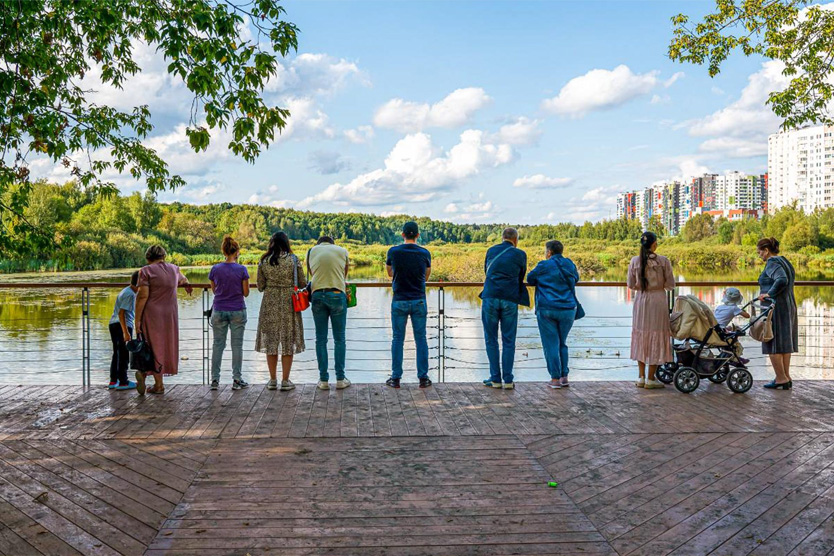 Смотровая площадка в парке Долгие пруды