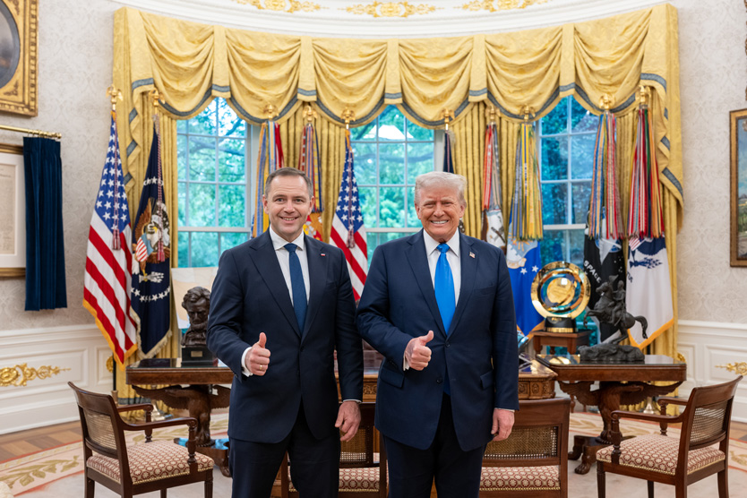 Кароль Навроцкий с Дональдом Трампом в Овальном кабинете, 2 мая 2025 года