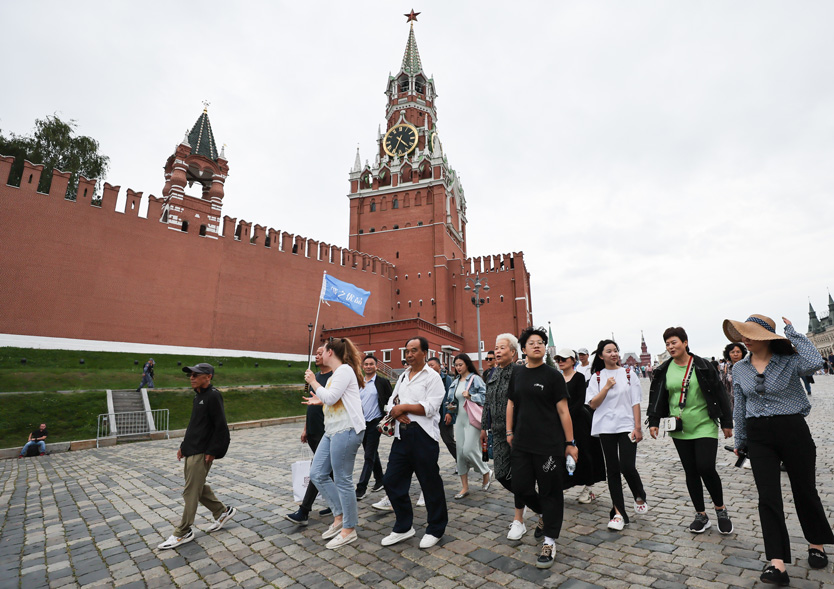 Иностранные туристы в России
