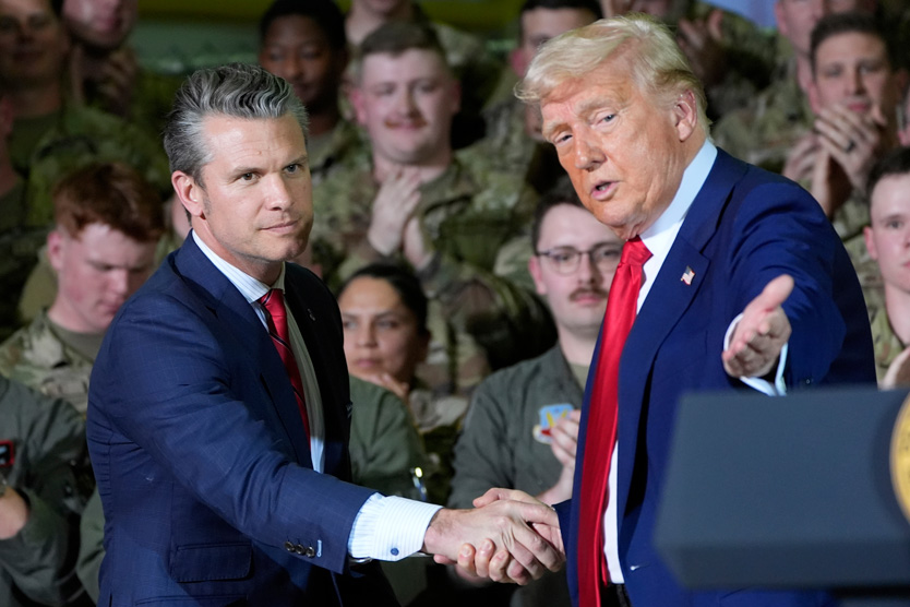 Дональд Трамп и Пит Хегсет
