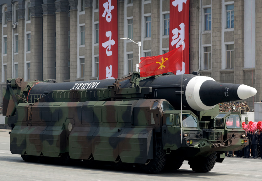 Северокорейская ракета на военном параде
Фото: Wong Maye-E / AP / TASS