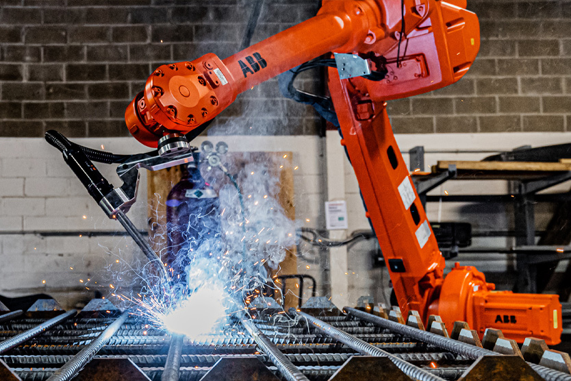 В каких сферах Япония внедряет роботов и какие проекты уже работают