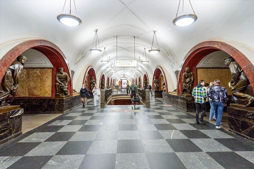Станция Площадь Революции_в_Москве