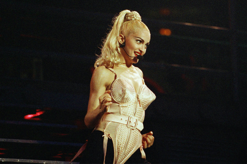 Мадонна и костюм bullet bra