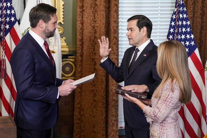 Марко Рубио дает присягу