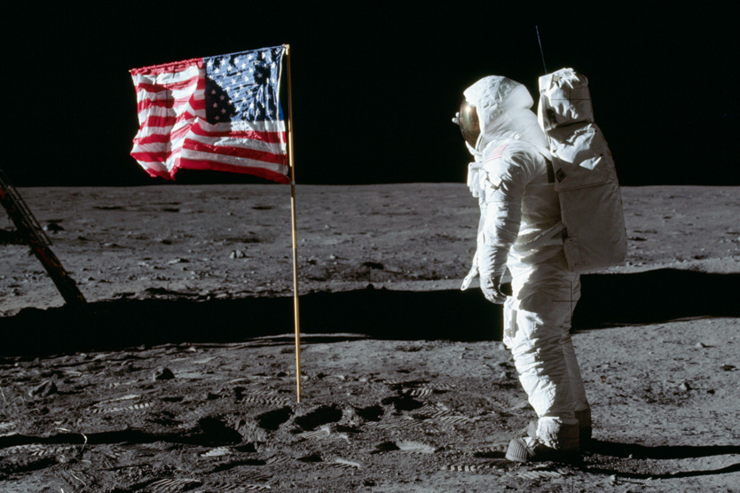 Нил Армстронг на Луне