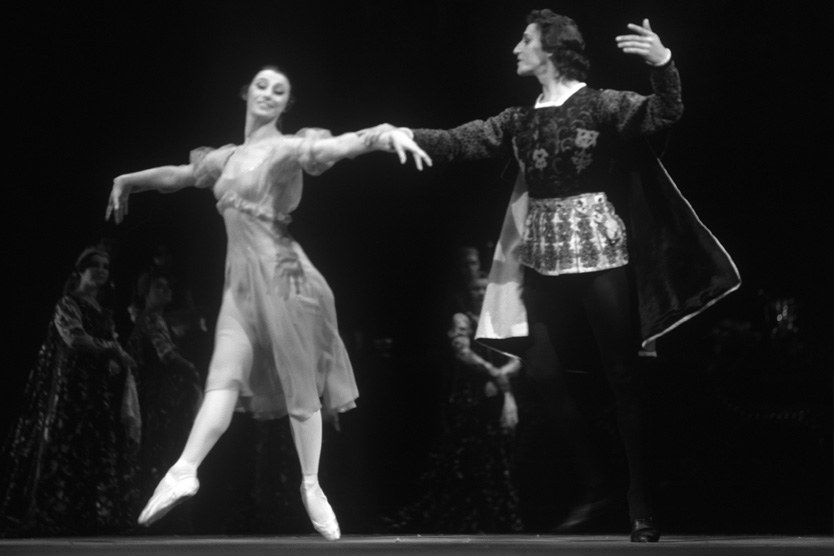 Майя Плисецкая на сцене Большого театра