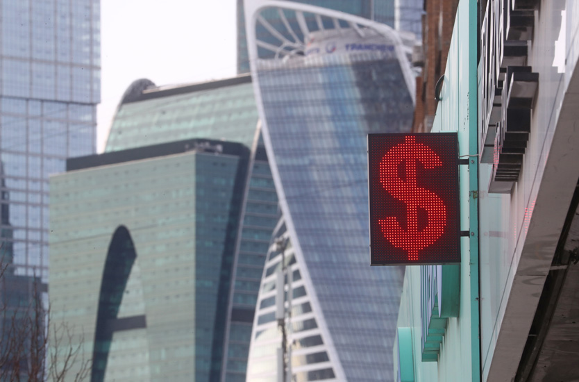 Почему курс рубля не падал