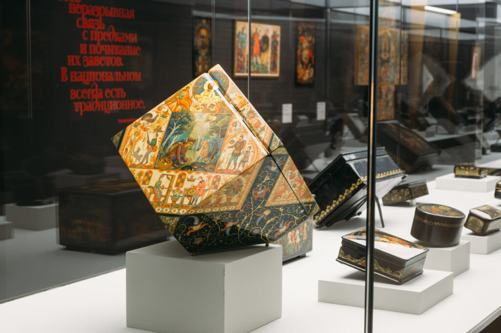 Ларец «Русская глубинка», Молодкин Денис Владимирович, Владимирская область, п. Мстера. 2007 г.