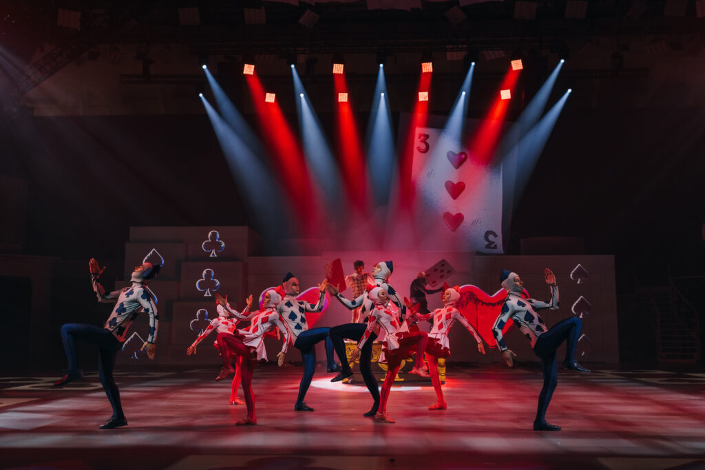 Шоу Сны Пушкина возвращает цирку былой уровень