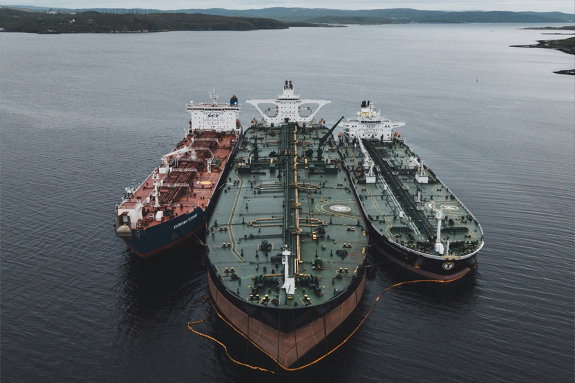 Танкеры с нефтью