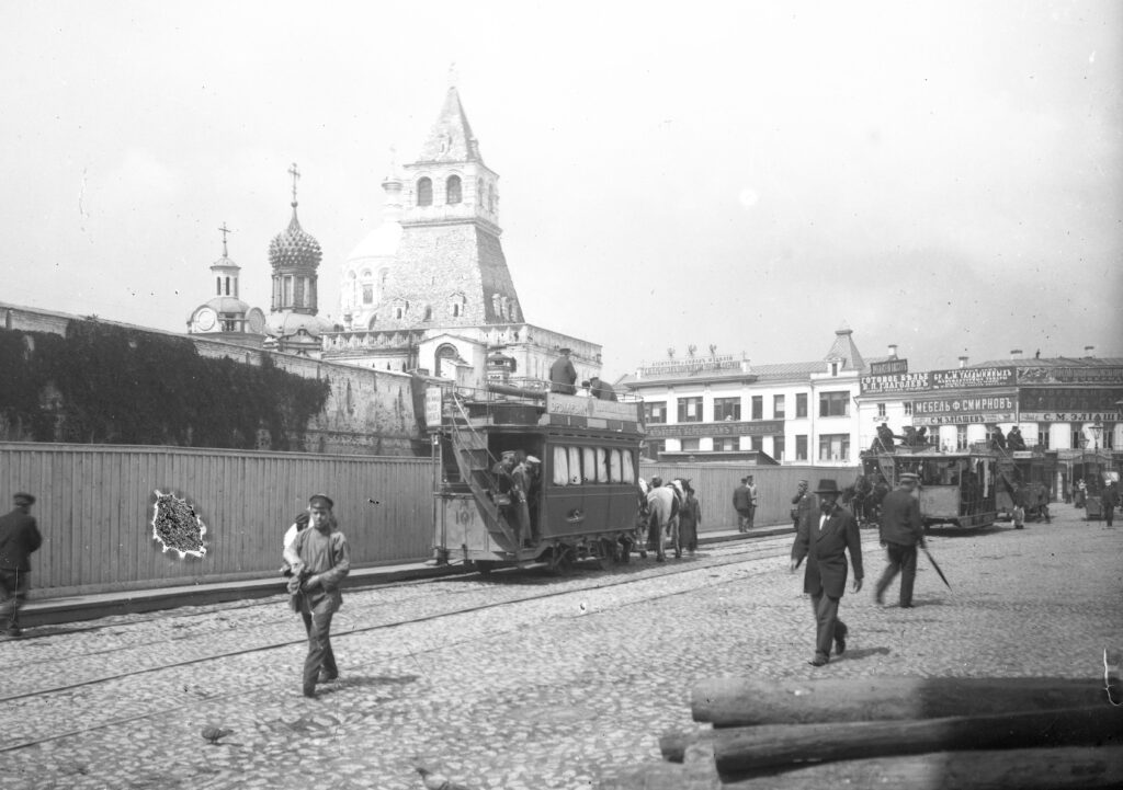 Трамвай на Лубянской площади г. Москва 1900-е