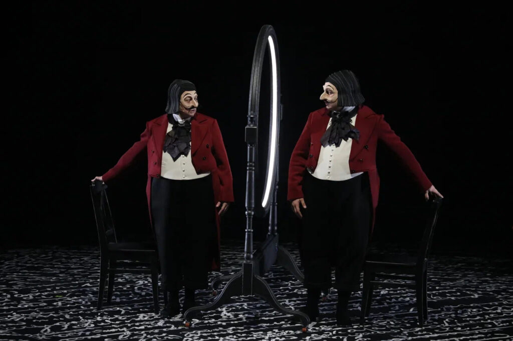 Спектакль «Мертвые души» Театра Вахтангова