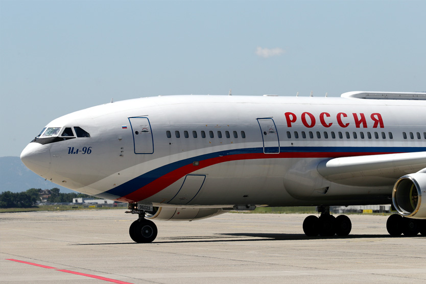 Самолет Ил-96