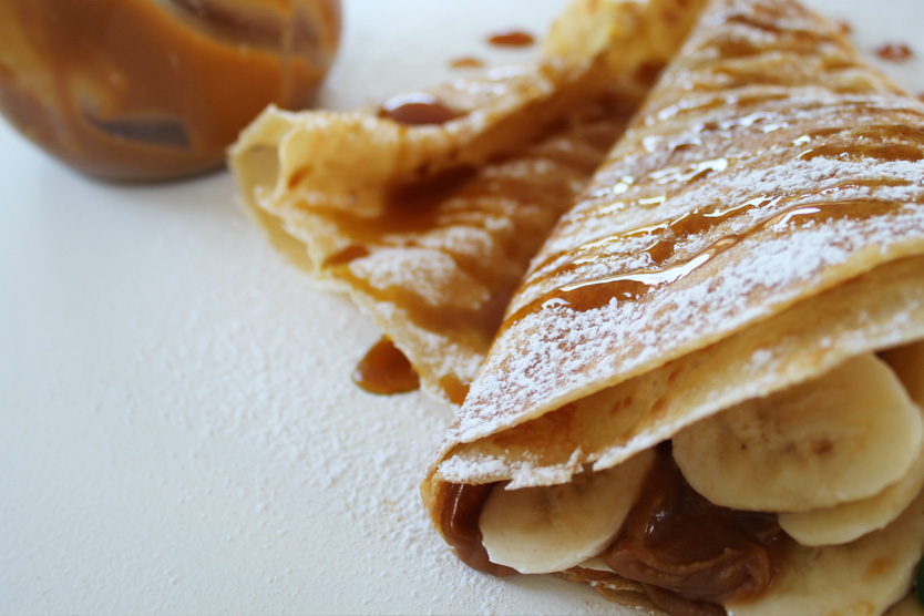 Блины с бананом и карамелью
