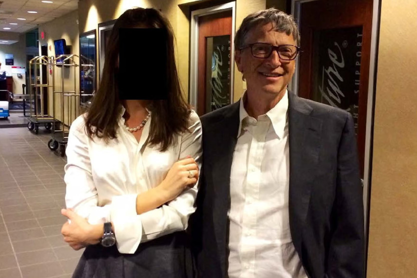 Билл Гейтс с неизвестной девушкой