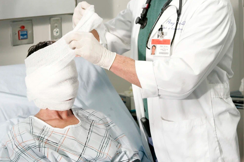 Кадр из сериала «Клиника»