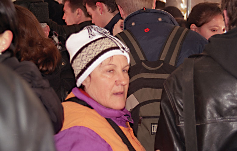 Кондуктор в московском трамвае, 2003 год.