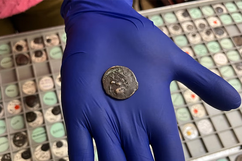 Финикийская монета