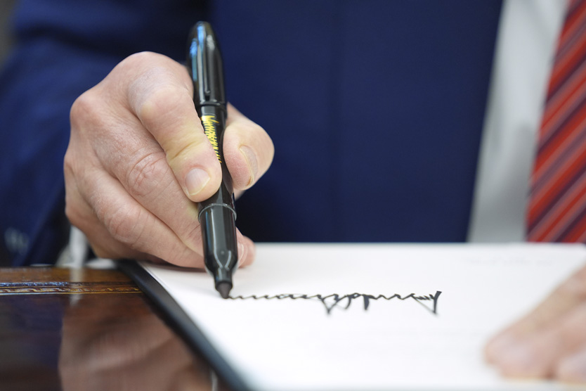 Подпись Трампа