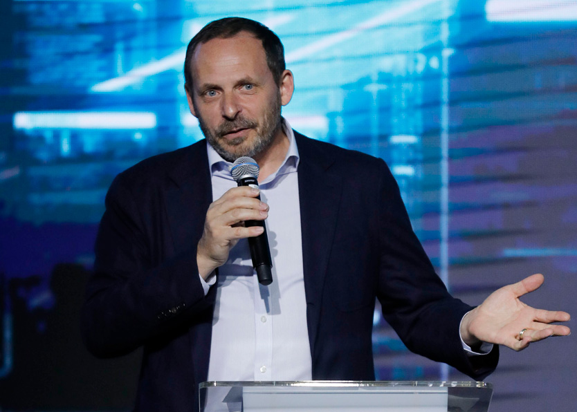 Аркадий Волож