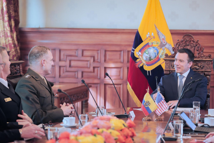 Генерал Фрэнсис Донован и президент Эквадора Даниэль Нобоа