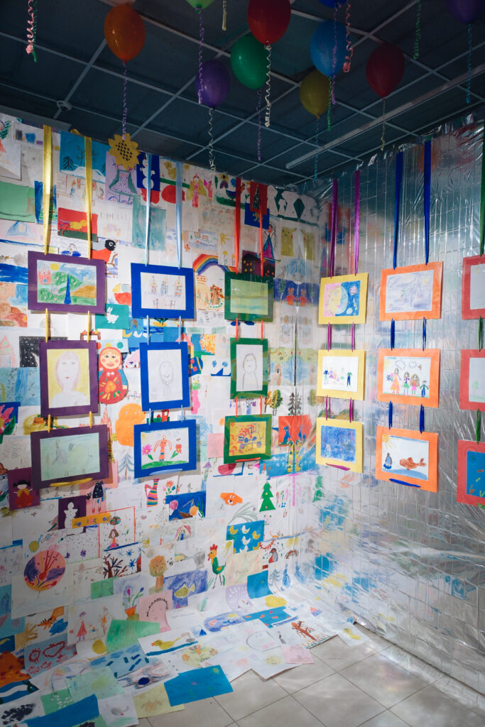 «Три взгляда из одного окна» / Ира Кузина