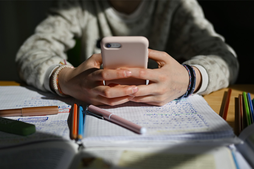 Школьники теряют критическое мышление из-за ИИ