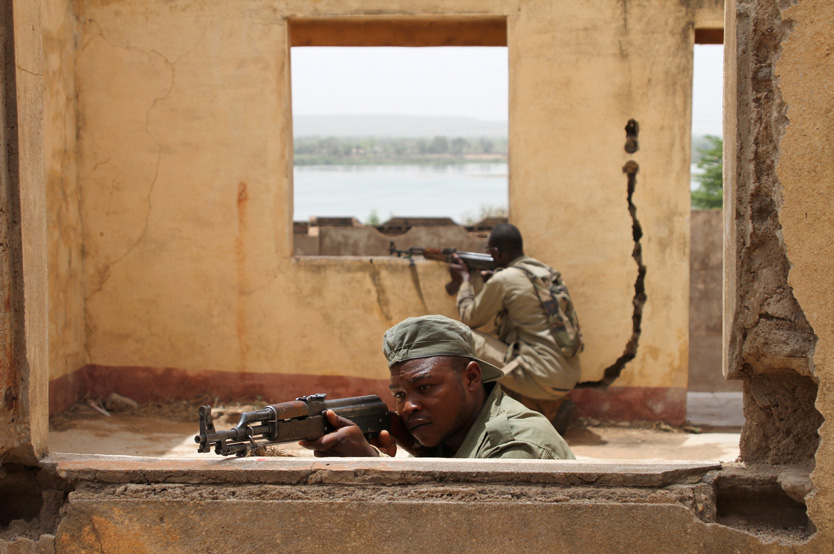 Малийские солдаты под Бамако, Мали