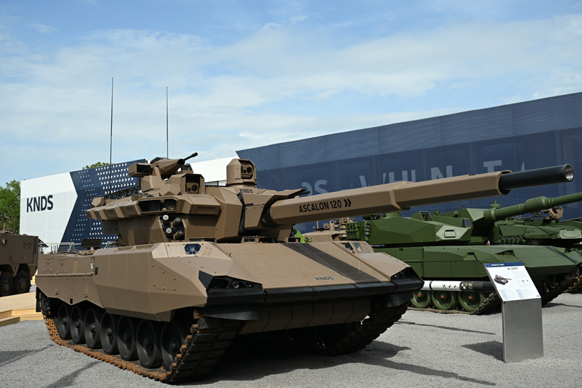 Предсерийный образец танка CAPINT на стенде KNDS, Eurosatory 2026