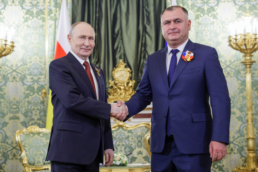 Владимир Путин и Алан Гаглоев