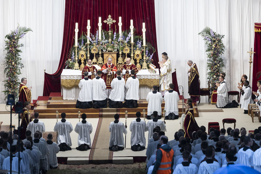 Рукоположение в SSPX