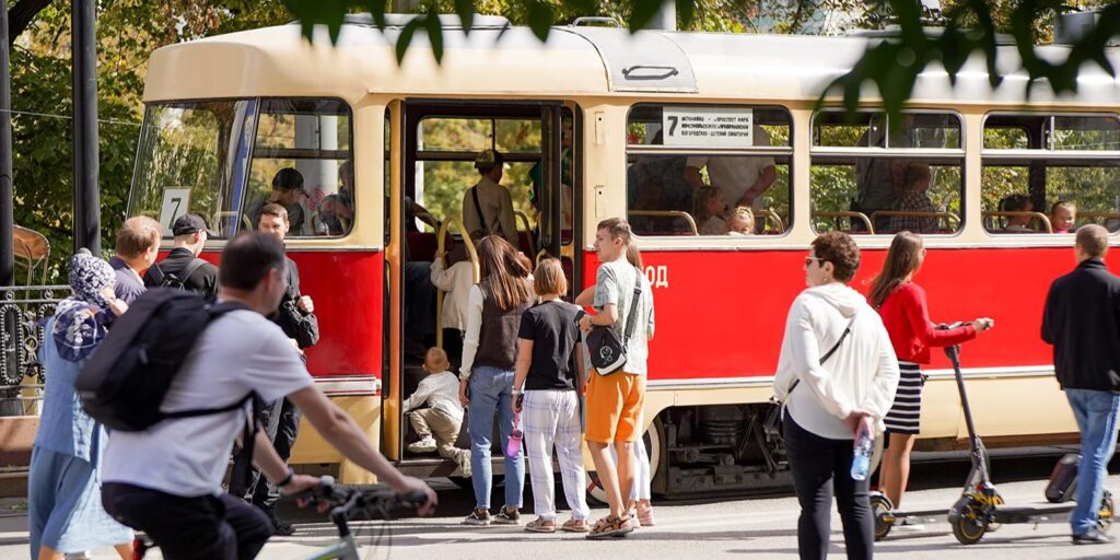 Парад ретротранспорта