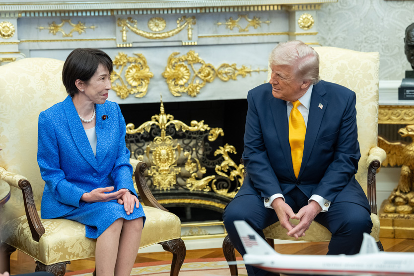 Санаэ Такаити и Дональд Трамп