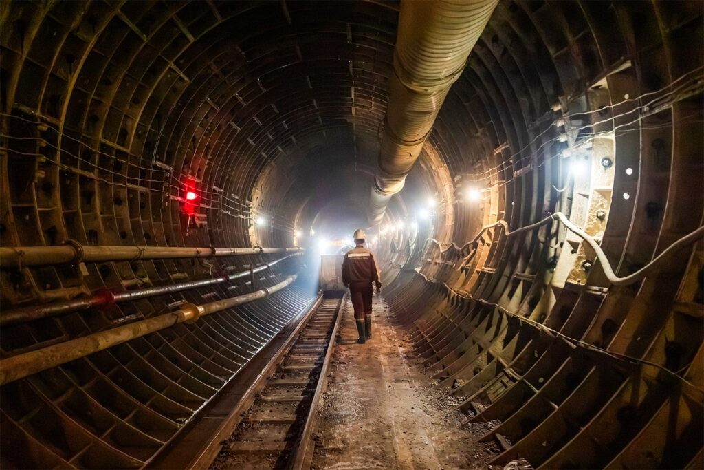 Тоннель метро